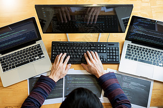 電腦辦公軟件與計(jì)算機(jī)軟件開發(fā) 現(xiàn)代工作場(chǎng)景的雙重支柱