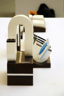 獨(dú)角獸主題辦公用品與儀器儀表的創(chuàng)意組合